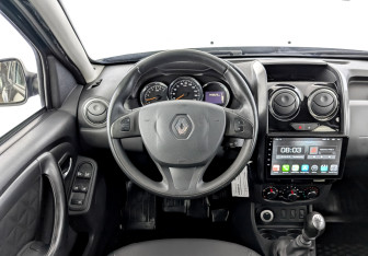 Подержанный автомобиль Renault Duster 2017 года (21 фото)