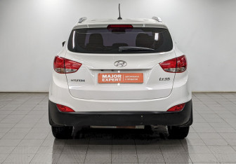 Подержанный автомобиль Hyundai ix35 2012 года (6 фото)