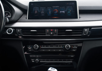Подержанный автомобиль BMW X5 2016 года (15 фото)