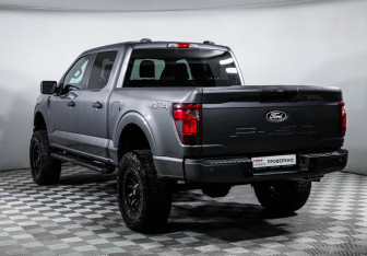 Подержанный автомобиль Ford F-150 2024 года (7 фото)