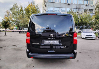 Подержанный автомобиль Peugeot Traveller 2019 года (7 фото)