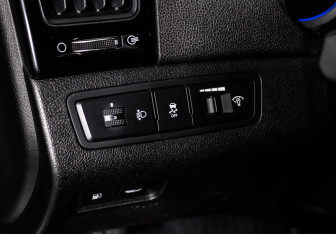 Подержанный автомобиль Hyundai Sonata 2011 года (12 фото)