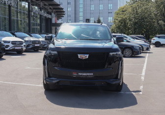 Подержанный автомобиль Cadillac Escalade Suv 2021 года (2 фото)