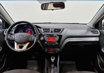 Подержанный автомобиль Kia Rio Hatchback 2012 года (14 фото)