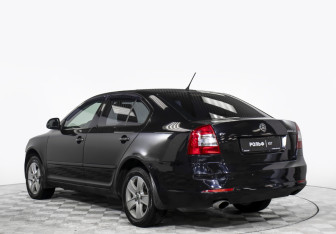 Подержанный автомобиль Skoda Octavia Liftback 2011 года (6 фото)