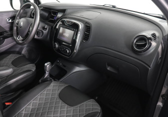 Подержанный автомобиль Renault Kaptur 2018 года (10 фото)