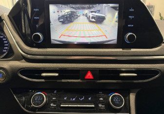 Подержанный автомобиль Hyundai Sonata 2020 года (17 фото)