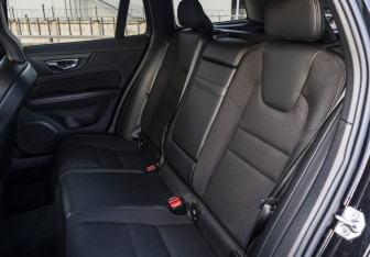 Подержанный автомобиль Volvo V60 Cross Country 2020 года (14 фото)