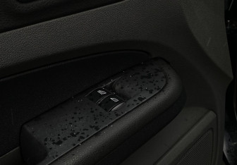 Подержанный автомобиль Ford Focus Wagon 2006 года (15 фото)