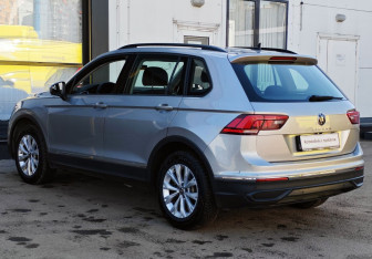 Подержанный автомобиль Volkswagen Tiguan 2021 года (7 фото)