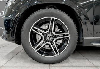 Подержанный автомобиль Mercedes-Benz GLE 2022 года (18 фото)