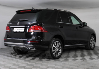 Подержанный автомобиль Mercedes-Benz GLE 2018 года (5 фото)
