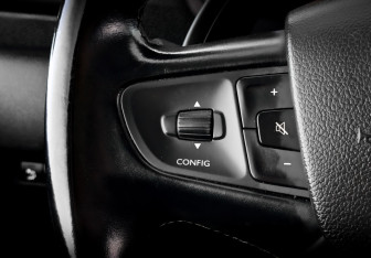 Подержанный автомобиль Peugeot Traveller 2021 года (26 фото)