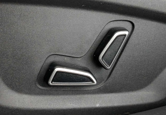 Подержанный автомобиль Changan UNI-V 2022 года (26 фото)