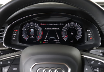 Подержанный автомобиль Audi Q8 2018 года (11 фото)