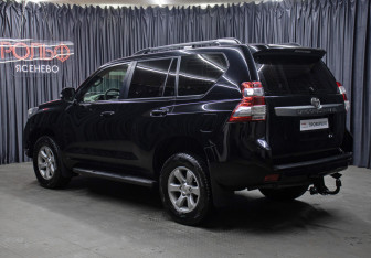 Подержанный автомобиль Toyota Land Cruiser Prado 2016 года (7 фото)