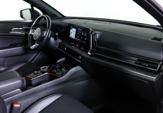 Подержанный автомобиль Kia Sportage 2023 года (10 фото)