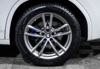 Подержанный автомобиль BMW X3 2019 года (15 фото)
