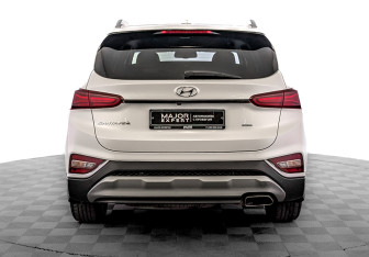 Подержанный автомобиль Hyundai Santa Fe 2020 года (6 фото)