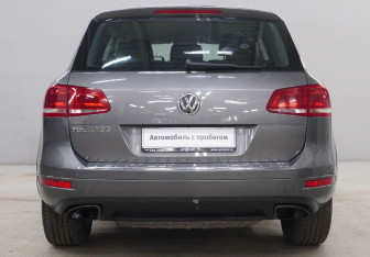 Подержанный автомобиль Volkswagen Touareg 2012 года (6 фото)