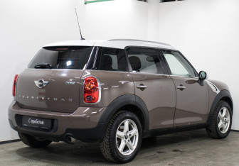 Подержанный автомобиль MINI Countryman 2013 года (4 фото)