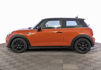 Подержанный автомобиль MINI Hatch 2021 года (8 фото)