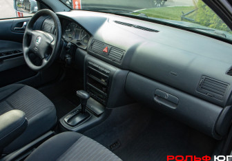 Подержанный автомобиль Skoda Octavia Liftback 2001 года (7 фото)