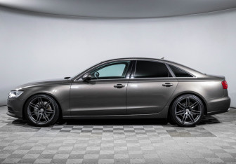 Подержанный автомобиль Audi A6 Sedan 2011 года (8 фото)