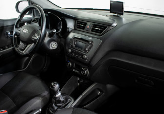 Подержанный автомобиль Kia Rio Sedan 2014 года (10 фото)