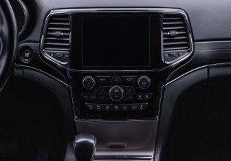 Подержанный автомобиль Jeep Grand Cherokee 2020 года (14 фото)