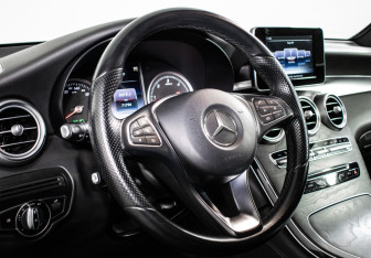 Подержанный автомобиль Mercedes-Benz GLC Coupe 2015 года (15 фото)