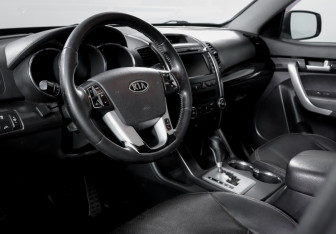 Подержанный автомобиль Kia Sorento 2012 года (14 фото)