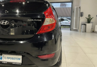Подержанный автомобиль Hyundai Solaris Sedan 2012 года (8 фото)