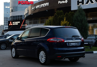 Подержанный автомобиль Ford S-MAX 2011 года (5 фото)