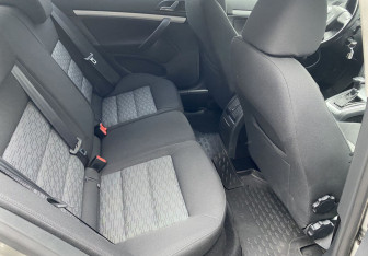 Подержанный автомобиль Skoda Octavia Liftback 2011 года (11 фото)