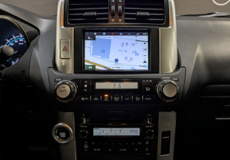 Подержанный автомобиль Toyota Land Cruiser Prado 2011 года (17 фото)