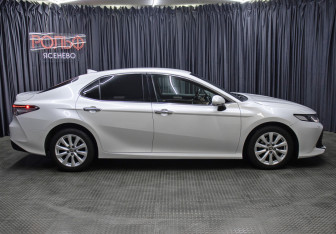 Подержанный автомобиль Toyota Camry Sedan 2020 года (4 фото)