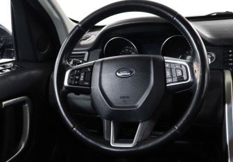 Подержанный автомобиль Land Rover Discovery Sport 2016 года (15 фото)
