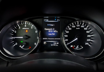 Подержанный автомобиль Nissan X-Trail 2018 года (13 фото)