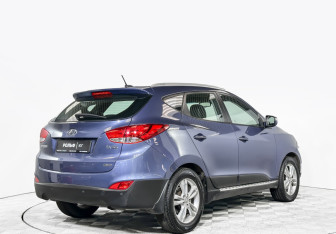 Подержанный автомобиль Hyundai ix35 2012 года (5 фото)