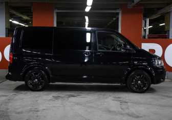 Подержанный автомобиль Volkswagen Multivan 2010 года (4 фото)