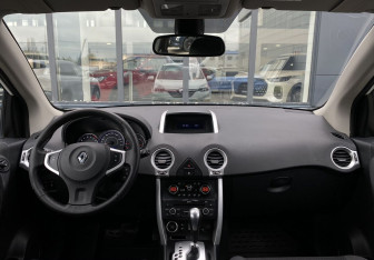 Подержанный автомобиль Renault Koleos 2014 года (11 фото)