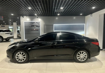 Подержанный автомобиль Hyundai Sonata 2012 года (6 фото)