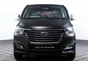 Подержанный автомобиль Hyundai Grand Starex 2018 года (2 фото)