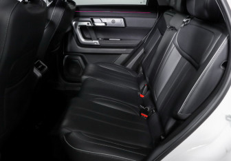 Подержанный автомобиль Jaecoo J7 2023 года (10 фото)