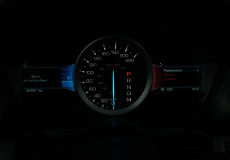 Подержанный автомобиль Ford Explorer 2014 года (15 фото)