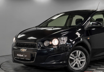 Подержанный автомобиль Chevrolet Aveo Sedan 2012 года (23 фото)