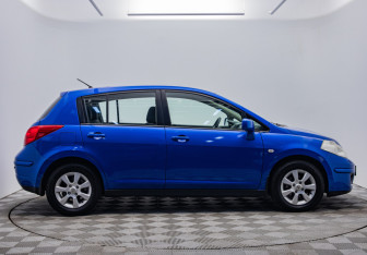 Подержанный автомобиль Nissan Tiida Hatchback 2008 года (6 фото)