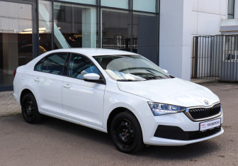 Подержанный автомобиль Skoda Rapid Liftback 2022 года (3 фото)