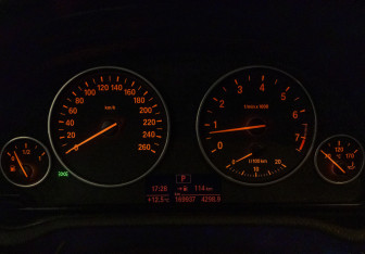 Подержанный автомобиль BMW X3 2015 года (13 фото)